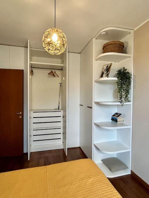 Casa Di Lillo Apartment Merate Bagian luar foto